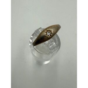 Vintage Avon Gold Tone Star Set Rhinestone Signet Ring Textured Band Size 4.75